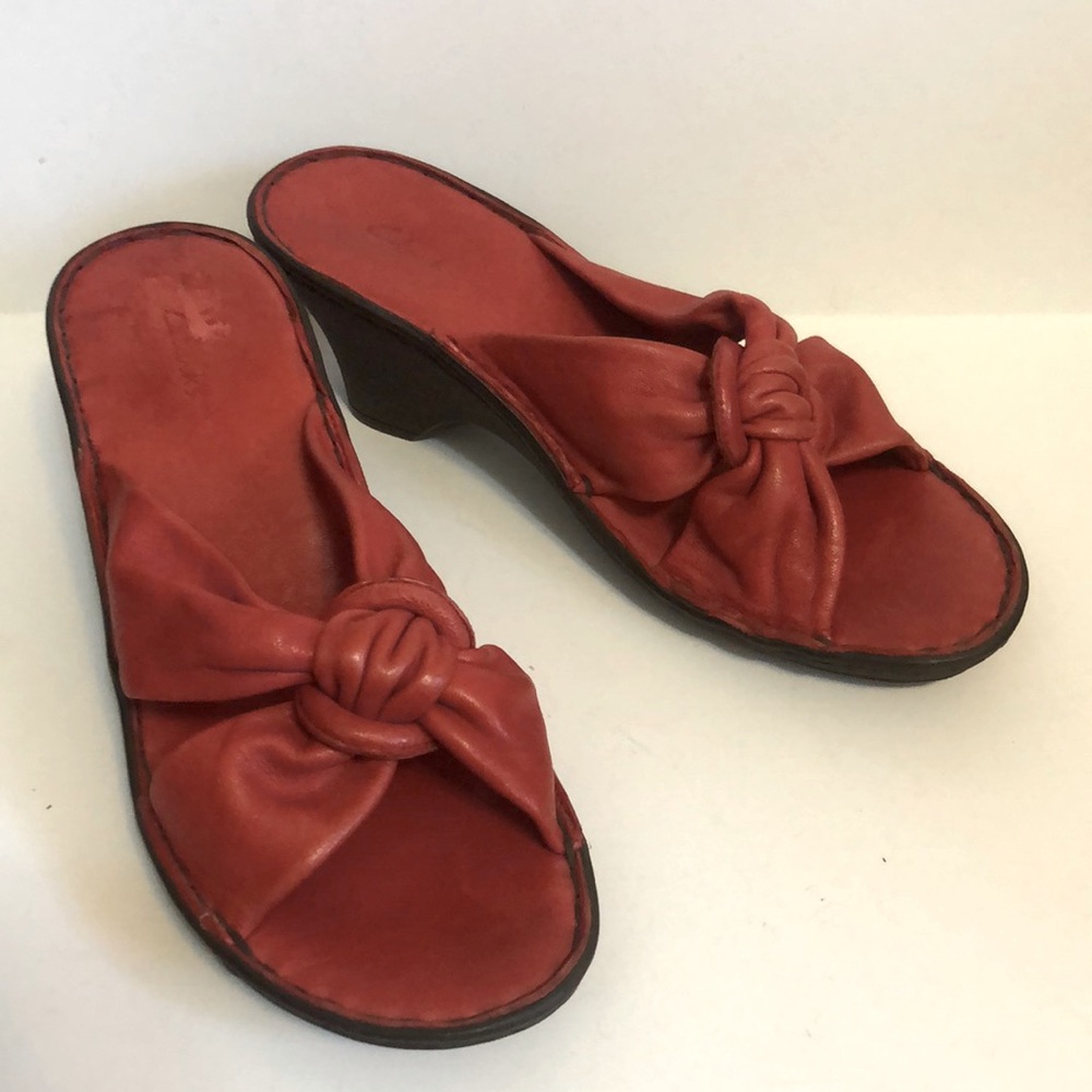 New Clarks leather mules size 8B